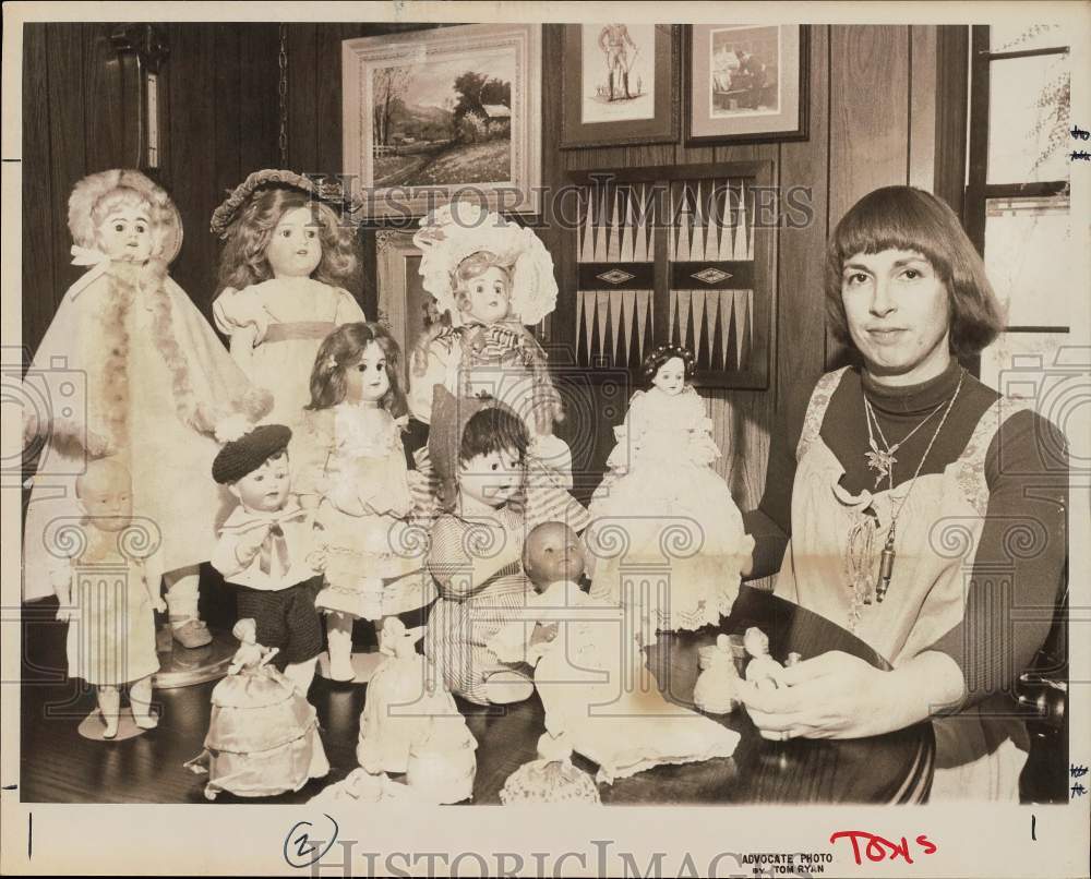 1978 Press Photo Woman with Dolls on Table - ctaa16101 - Historic Images