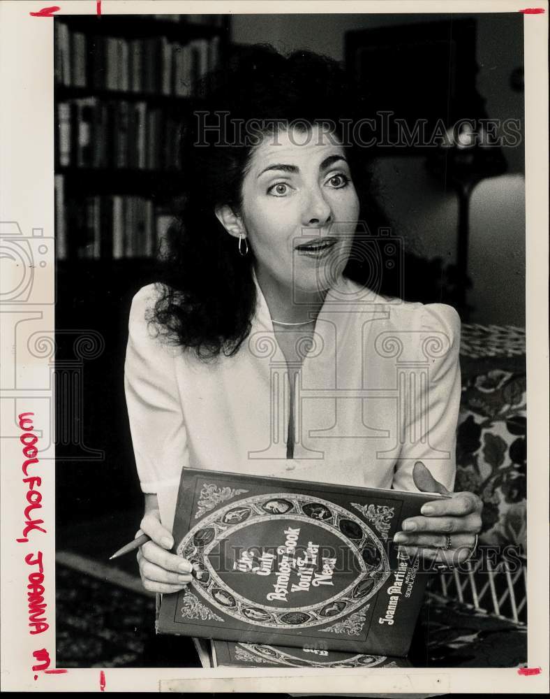 1983 Press Photo Joanna Martine Woolfolk, Astrologer in New Canaan Office - Historic Images