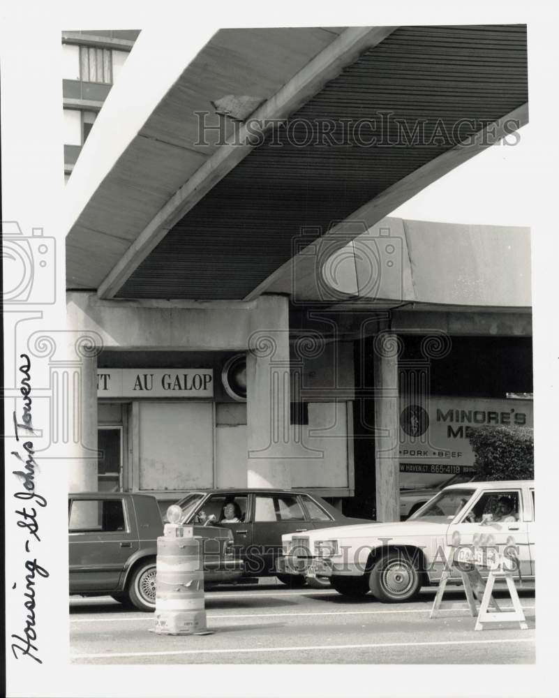 1991 Press Photo Barricades on Tresser Boulevard in STamford - ctga09967- Historic Images