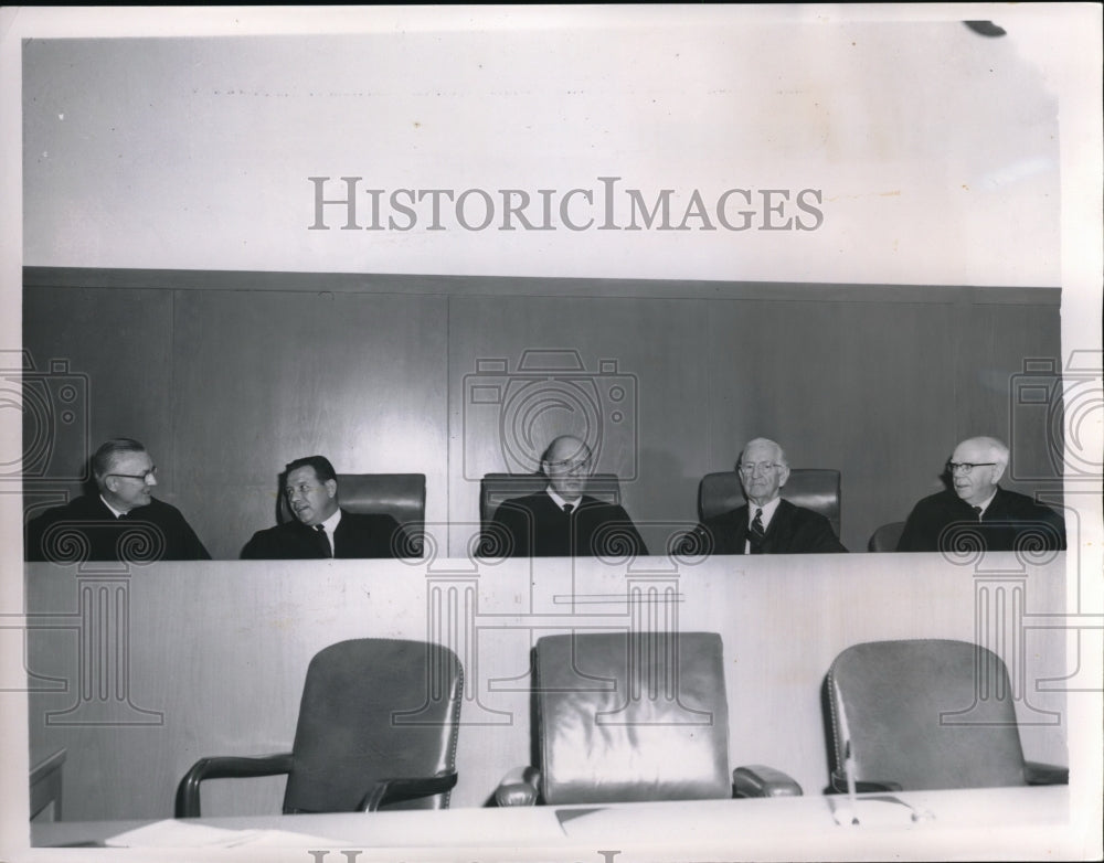 1981 Press Photo L-R Judges Gerard E Kalblleish, Frank J Battisti, James C - Historic Images