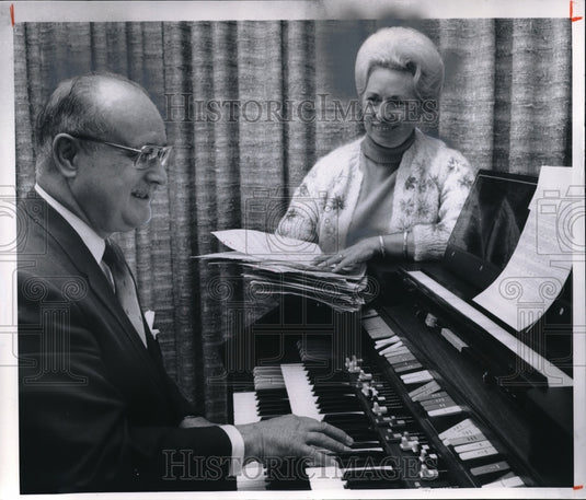 1974 Press Photo Kenneth Hyle and Sally Bennett - Historic Images