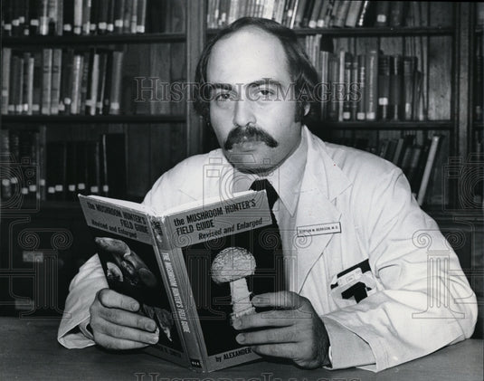 1977 Media Photo Dr. Burton M Berkson - Historic Images