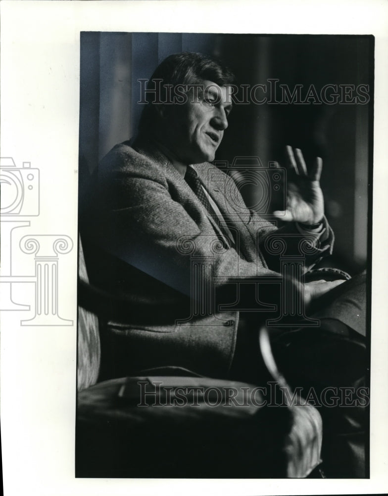 1952 Press Photo David Bender, librarian - Historic Images