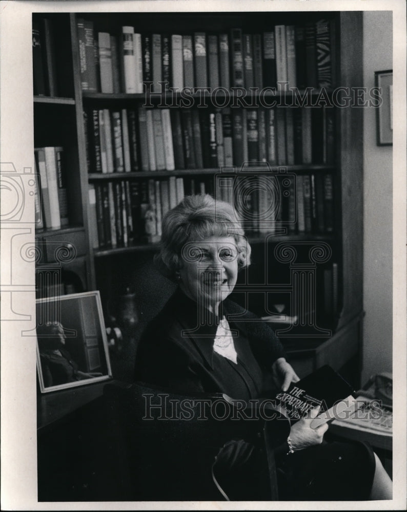 1971 Press Photo Mrs Aileen Benningoff - Historic Images