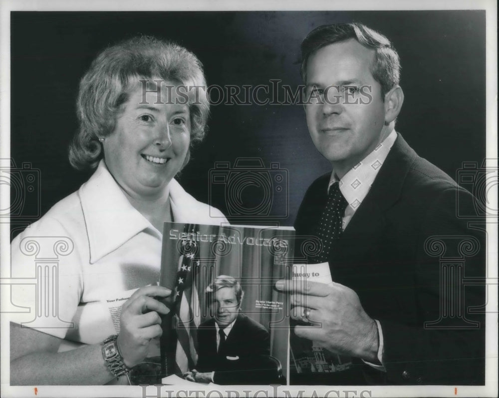 1973 Press Photo Mr &amp; Mrs Don Adams Pose With Copy Of Senior Advocate Magazine - Historic Images