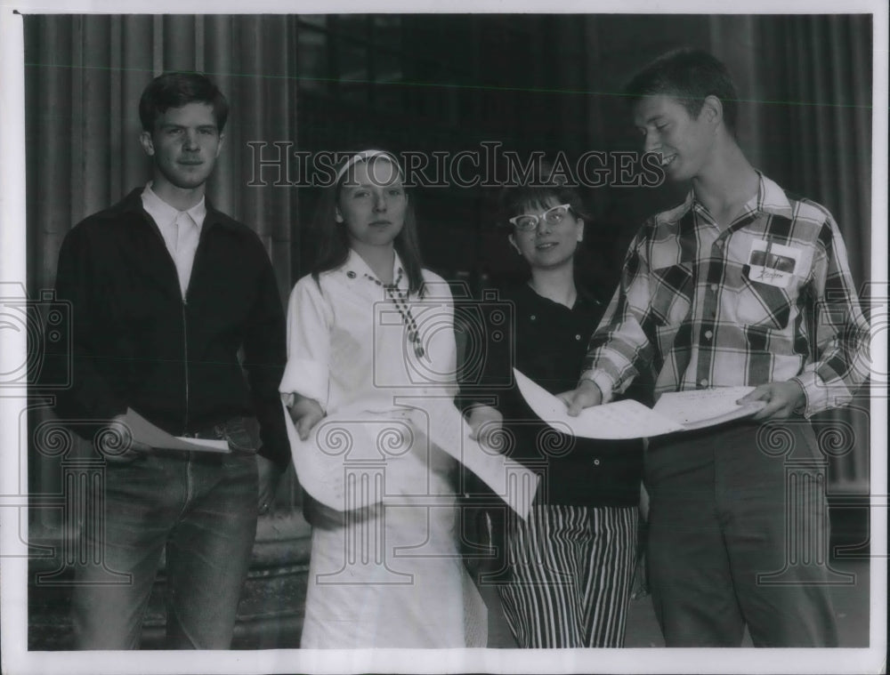 1961 Press Photo Teens with pacifist Duane Auscherman arrested in Cleveland - Historic Images