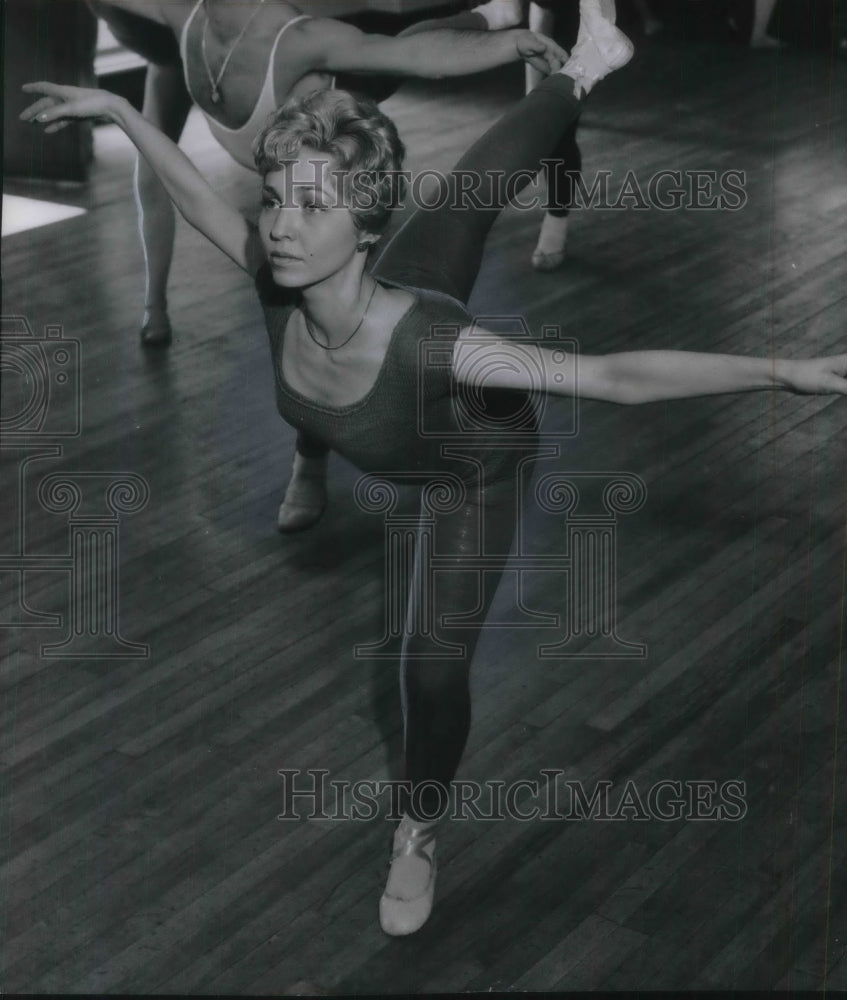 1960 Press Photo Suzanne Ames ,Akron Met opera ballet - cva02365 - Historic Images