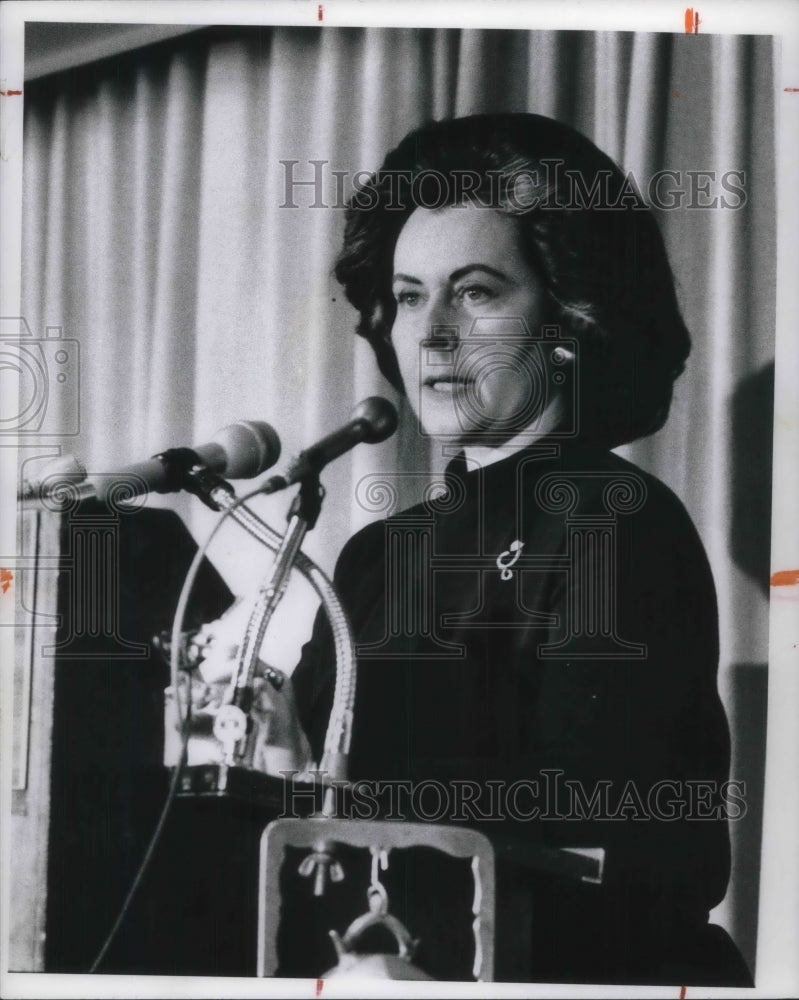 1972 Media Photo Lois Adams speaks of City Club. - Historic Images