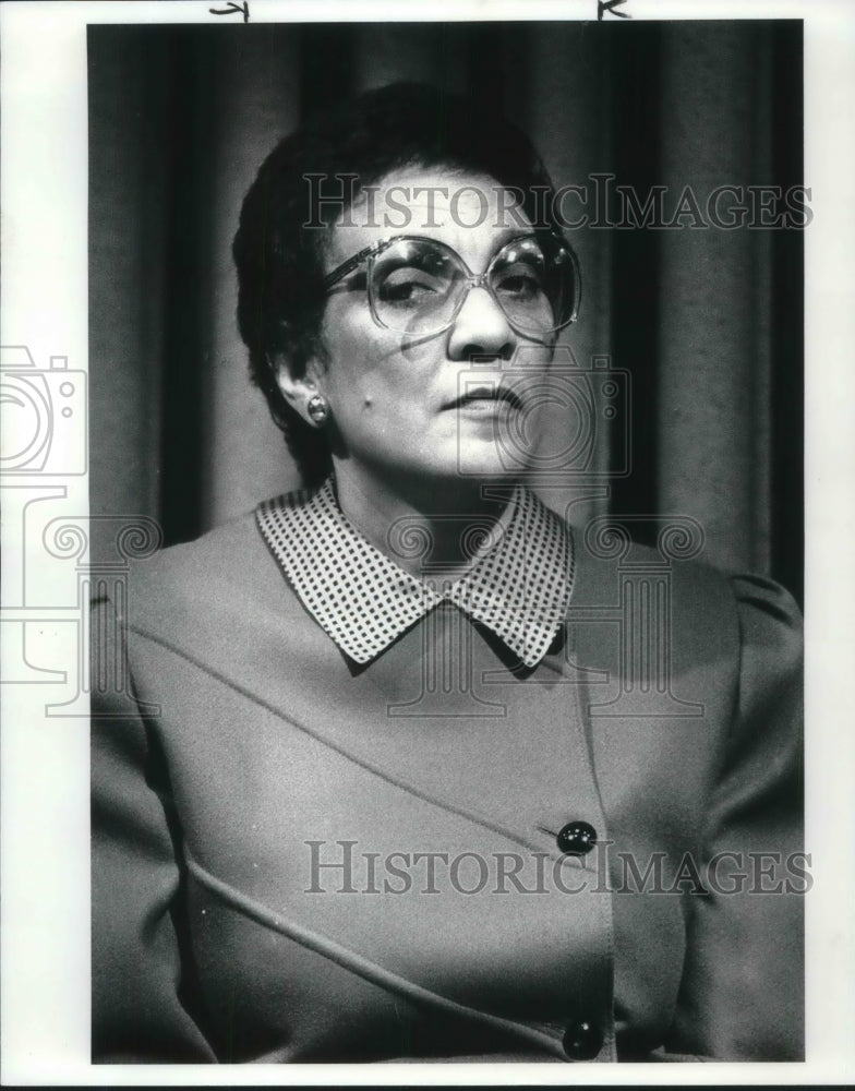 1986 Press Photo Sarah Short Austin speaking at the City Club in Cleveland - Historic Images