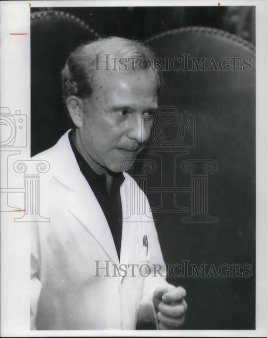 1982 Press Photo Adolfo - Historic Images