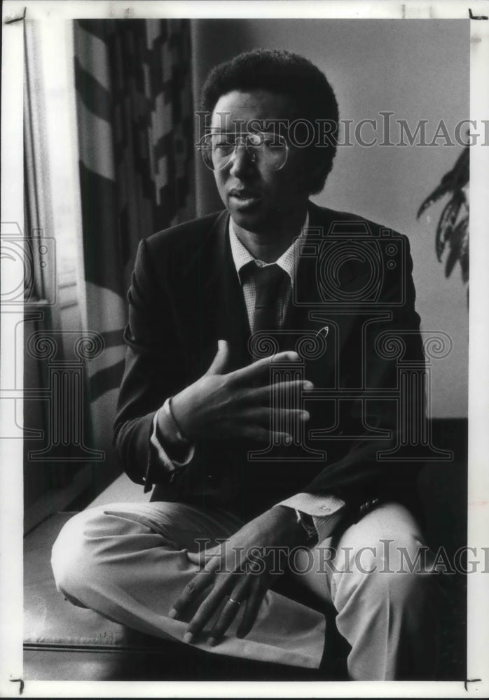 1981 Press Photo Arthur Ashe while talking - Historic Images