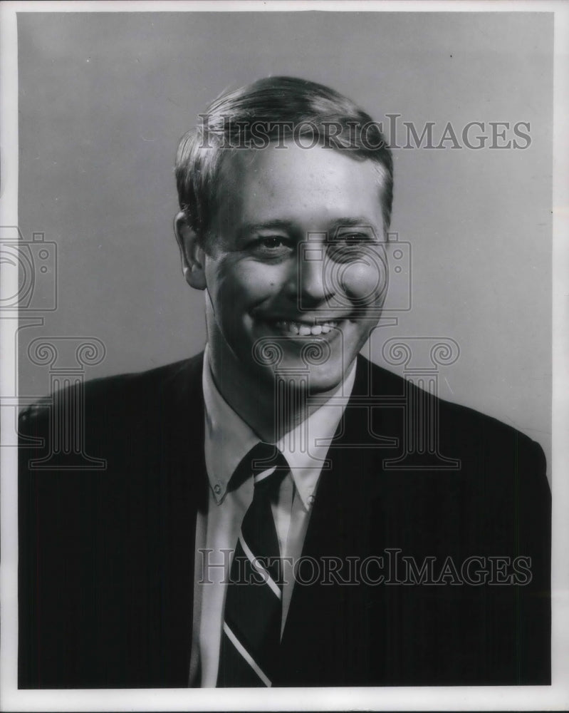 1969 Press Photo Stu Bowers WGAR - Historic Images