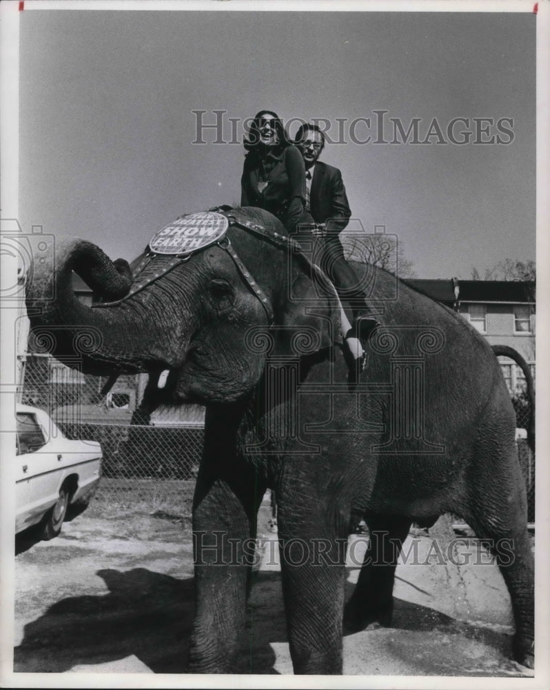 1972 Press Photo Anne Anable and Andy Cifranic in Washington D.C. on assignment - Historic Images