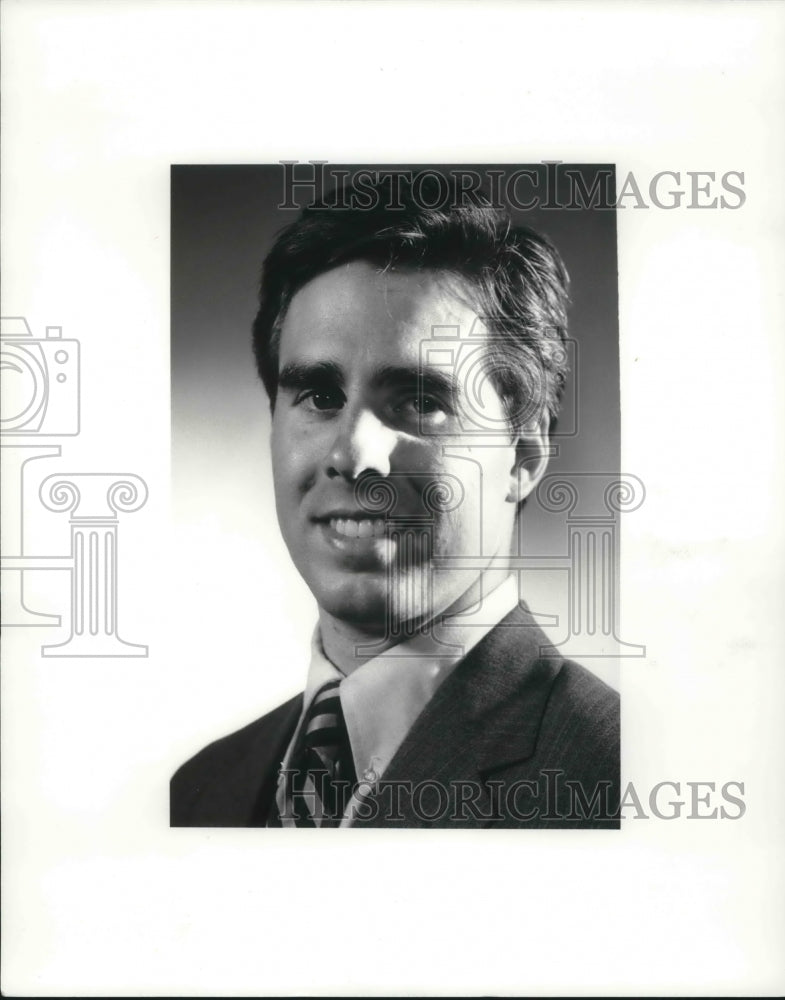 1986 Press Photo New employee Richard P Bang - Historic Images