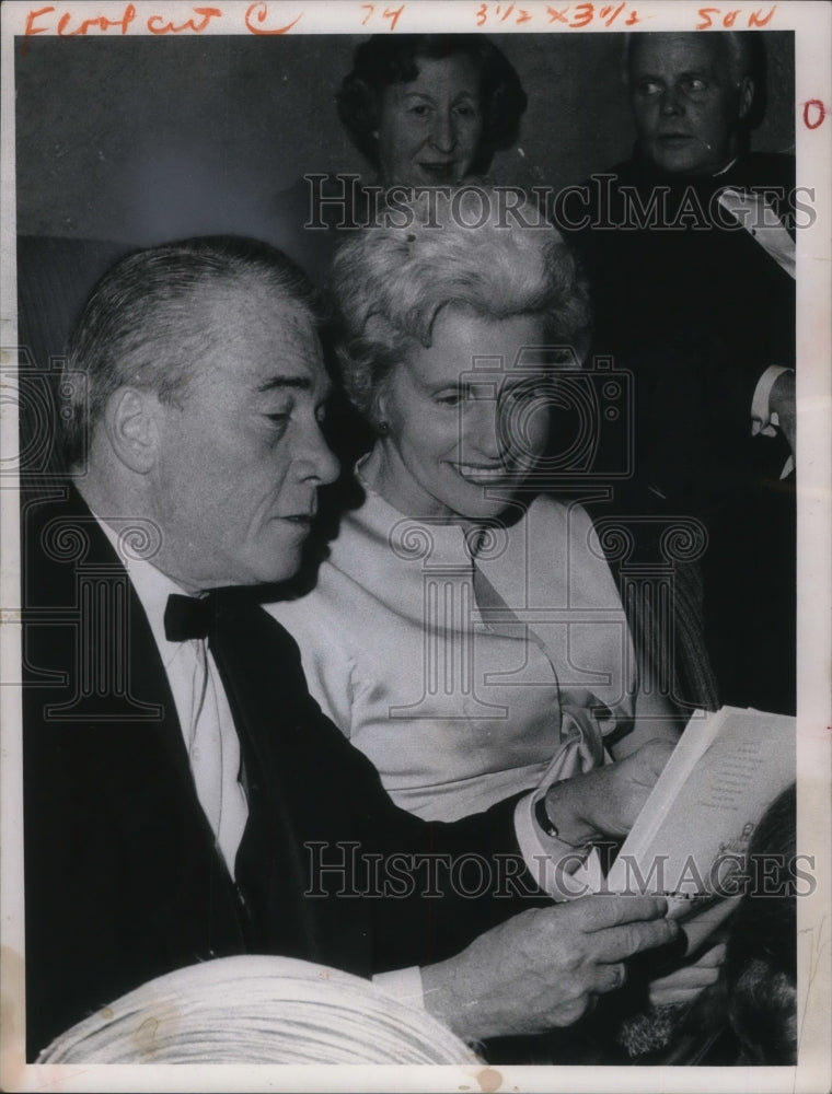 1966 Press Photo Mr and Mrs Kenyon C. Bolton at Cleveland Playhouse - Historic Images