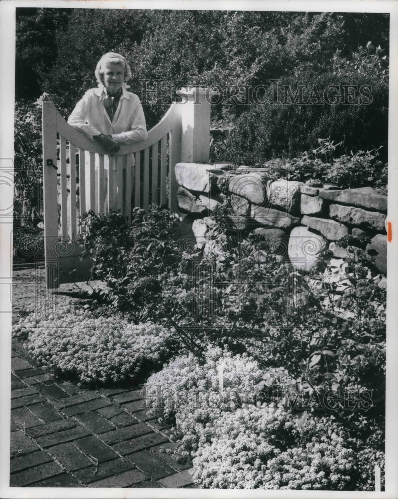 1972 Press Photo Mrs. Bole&#39;s garden on her Kirtland Estate. - Historic Images