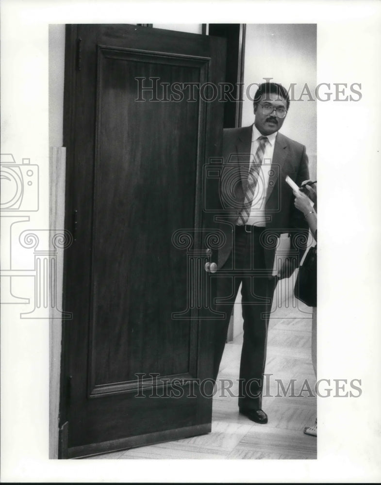 1986 Press Photo Ronald Boyd School Superintendent - Historic Images