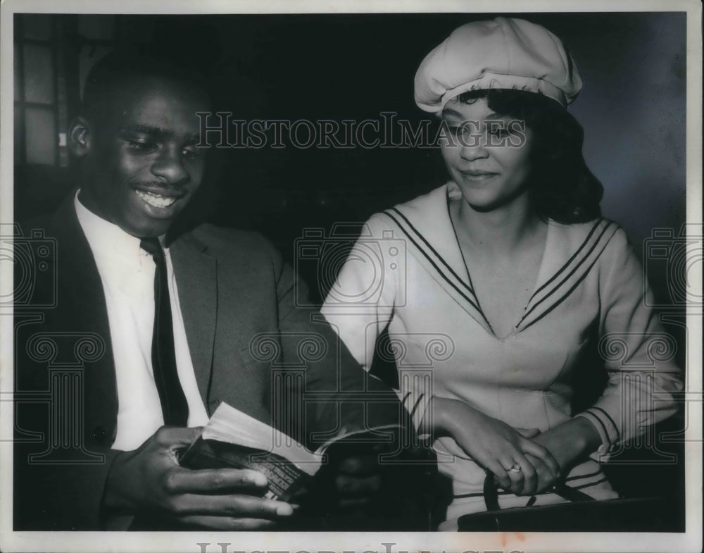 1967 Press Photo Brenaa Ayres with Ronald Adrine - Historic Images