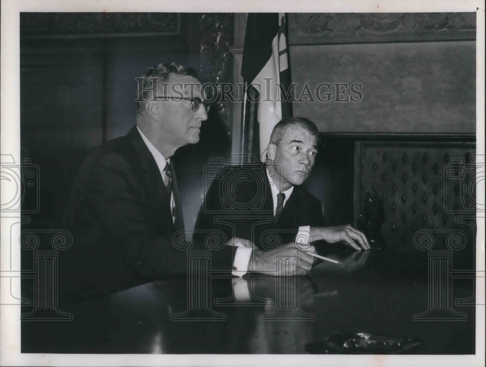 1965 Press Photo Ralph S. and Mayor Loches playhouse to move downtown - Historic Images