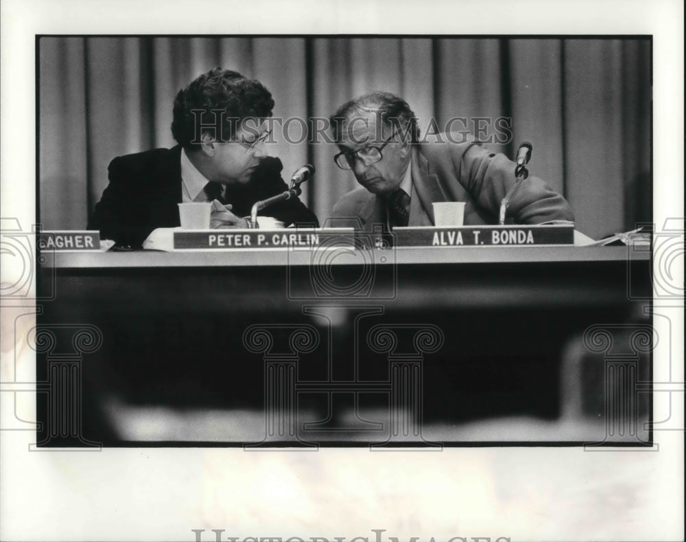 1982 Press Photo Supt Of Schools Peter Carlin School Board President Alva Bonda - Historic Images