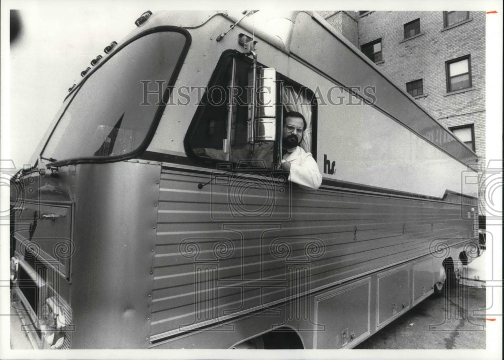 1981, Dr. Patel and patients in an &quot;Office on Wheels&quot; - Historic Images