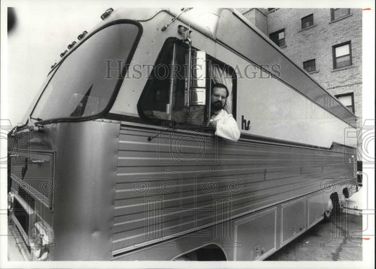 1981, Dr. Patel and patients in an "Office on Wheels" - Historic Images