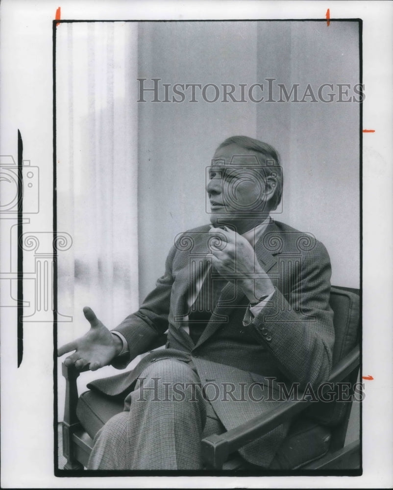 1975 Press Photo Tom Braden Columnist Author - Historic Images