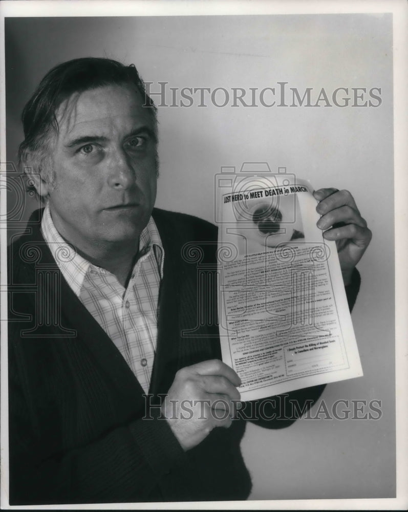 1975 Press Photo William F Brown International Fund for Animal Welfare Director - Historic Images