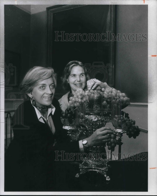 1976 Pat Brownell Hester Girvin Western Reserve Society Antique Show - Historic Images