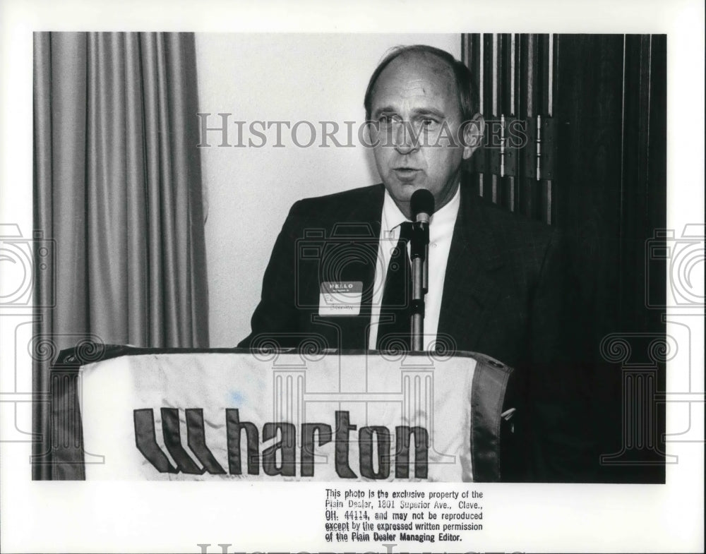 1988 Press Photo Edward Brandon, Cheif Executive Officer of National City Bank - Historic Images