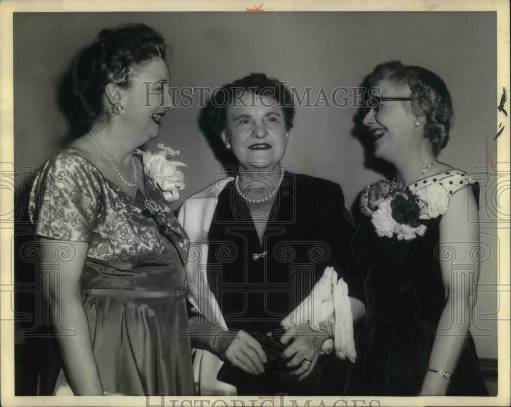 1956 Press Photo Frances P. Bolton at Women&#39;s Republican National Conference - Historic Images