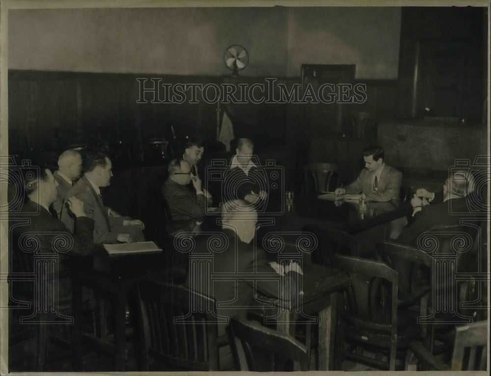 1949 Press Photo Alex Birns Trial at Judge Blythin;s court - Historic Images