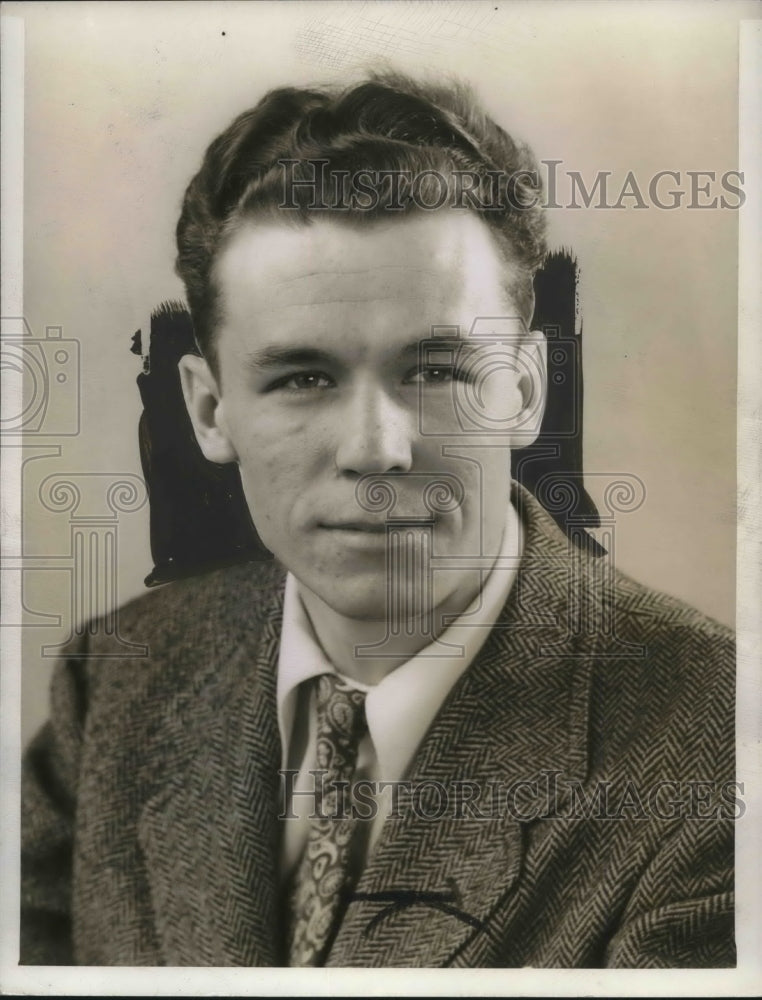 1943 Press Photo George Bilon enlisted to the Armed Forces Department - Historic Images