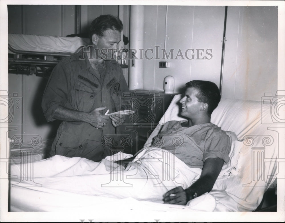 1967 Press Photo Navy Corpsman Jack B. Chase interviewed by Kenneth Armstrong - Historic Images