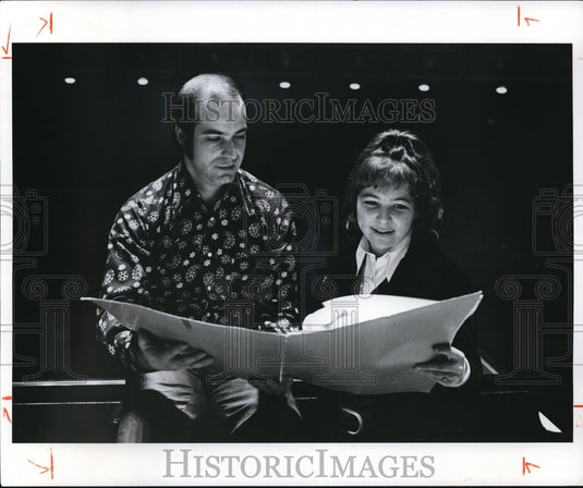 1974 Press Photo (l to r) Matthias Bamert & Marta Ptaszynska both composers - Historic Images