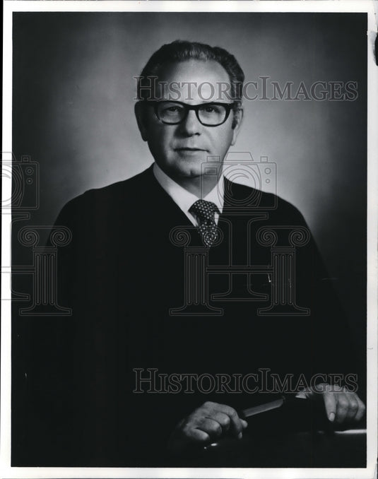 1977 Press Photo Judge Frank Battisti - Historic Images