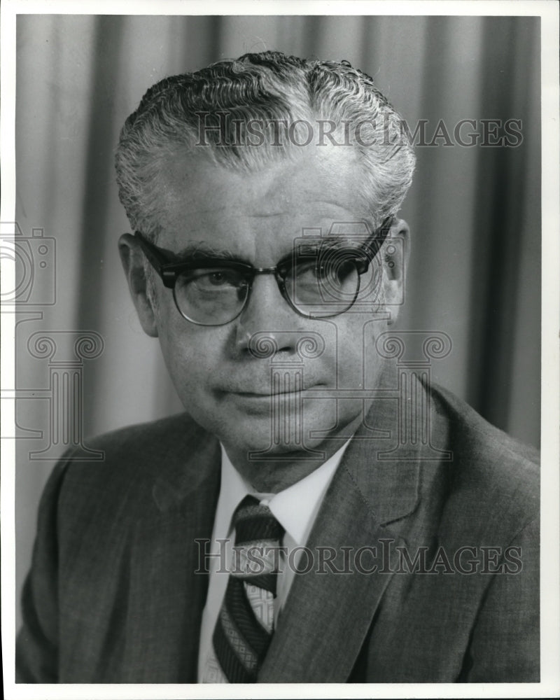 1975 Press Photo Robert J. Blackwell, Asst. Sec. of Commerce Maritime Affairs - Historic Images