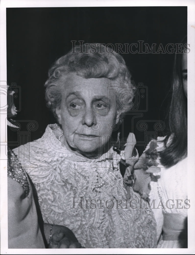 1968 Press Photo Mrs. Dudley S. Blossom Sr. Wealthy Businessman in Cleveland. - Historic Images