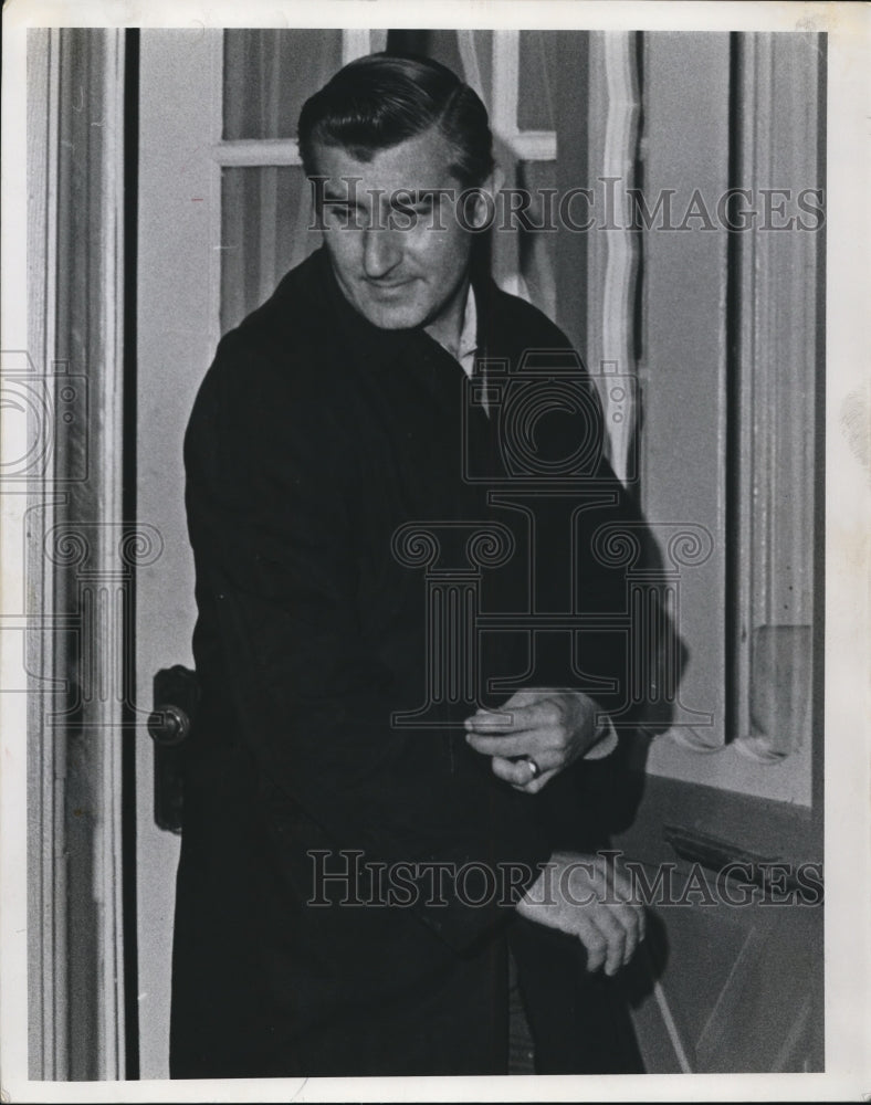 1967 Press Photo Jack Batch Brother of Gunman Robert Batch - Historic Images