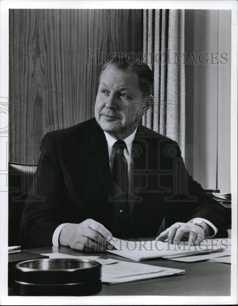 1970 Media Photo Robert S. Alexander Exec at Zenith Radio Corporation - Historic Images