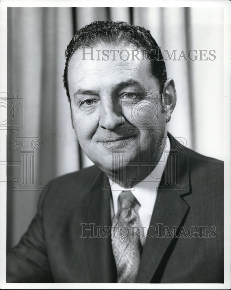 1972 Press Photo Anthony Bertsch Director Office of Industrial Mobilization - Historic Images