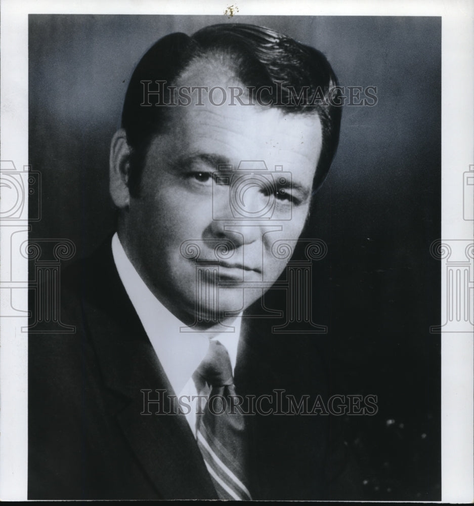 1974 Press Photo C.R. Dick Brown Real Estate Agent - cva05331 - Historic Images