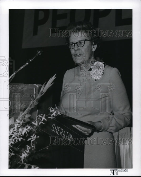 1974 Press Photo Leona Bevis Executive Director Federation for Community Plannin - Historic Images