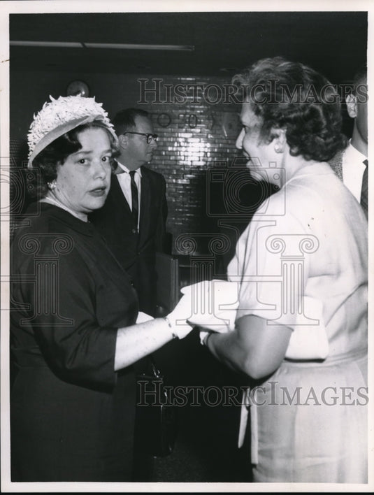 1962 Media Photo Two First Ladies say farewell - Historic Images