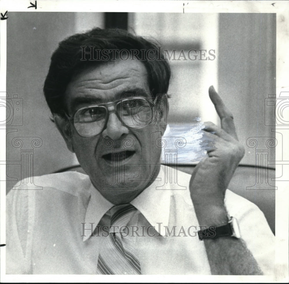 1982 Press Photo Ernest Cedroni Water Commissioner - Historic Images