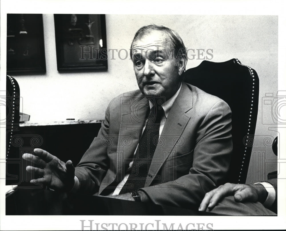 1987 Press Photo Leigh Carter President B.F. Goodrich Company - Historic Images