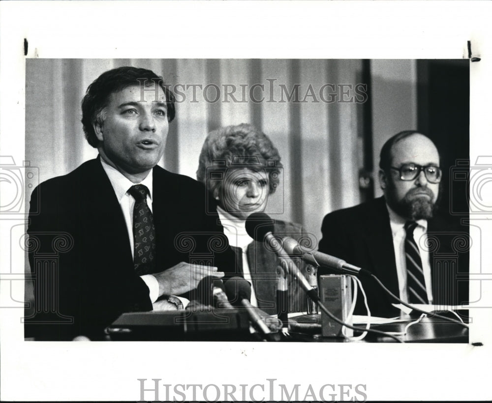 1988 Press Photo PUCO Chairman Thomas Chema With Commissioners Gaylord &amp; Brown - Historic Images