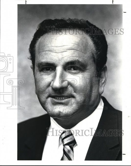 1987 Press Photo Jack D. Burstein, C.E.O. of Trans Capital & Financial corp - Historic Images