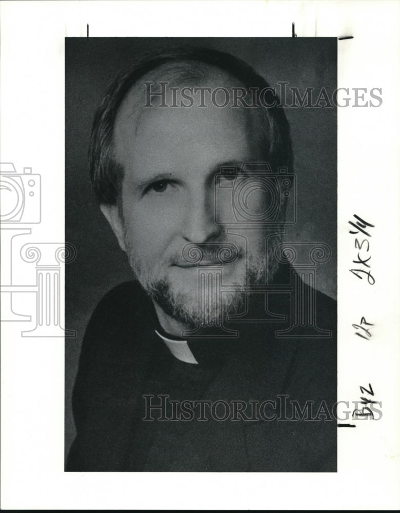 1990 Media Photo Rev Thomas Chelena - Historic Images