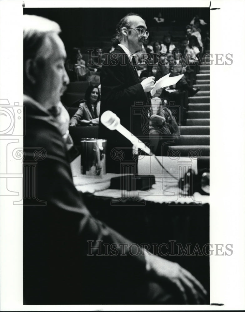 1991 Media Photo Dr. Leonard Calabrese Leads AIDS Town Meeting - Historic Images